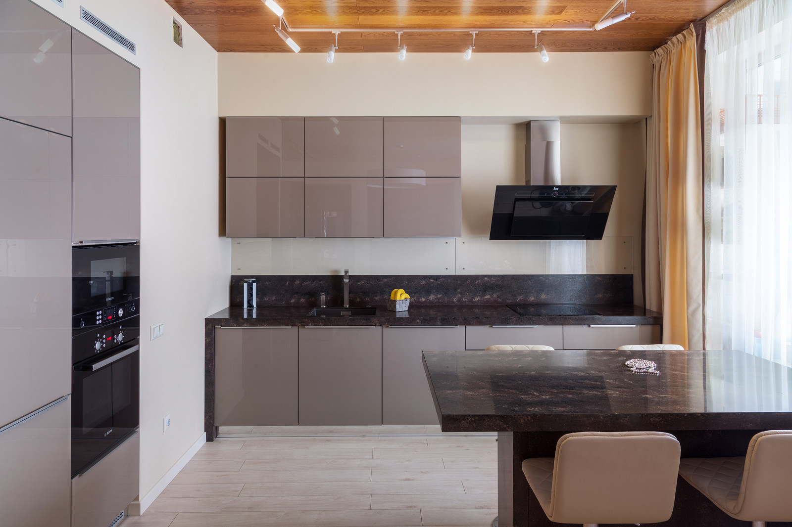 Дизайн квартиры с использованием искусственного камня