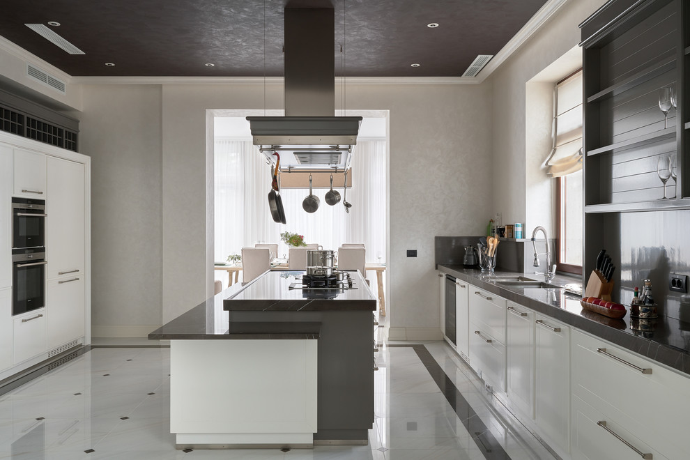 Большой загородный дом