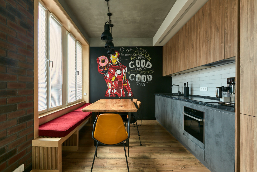 Houzz тур: Первая квартира для поклонника экстрима и фотографии