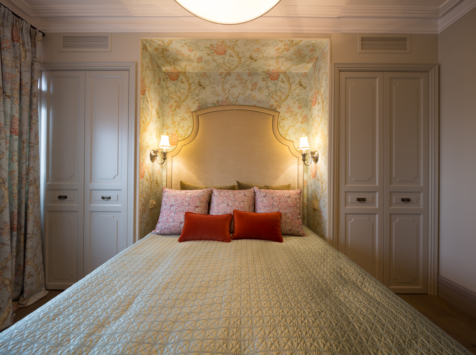 Шкафы для одежды