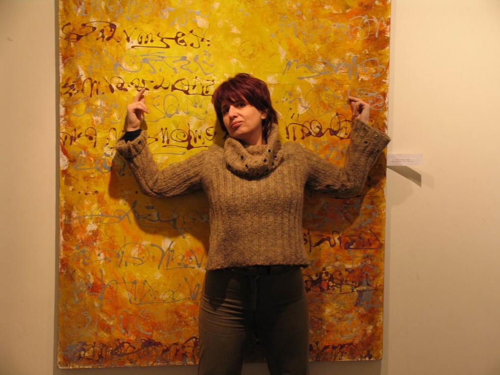 На фоне картин Лики Волчек