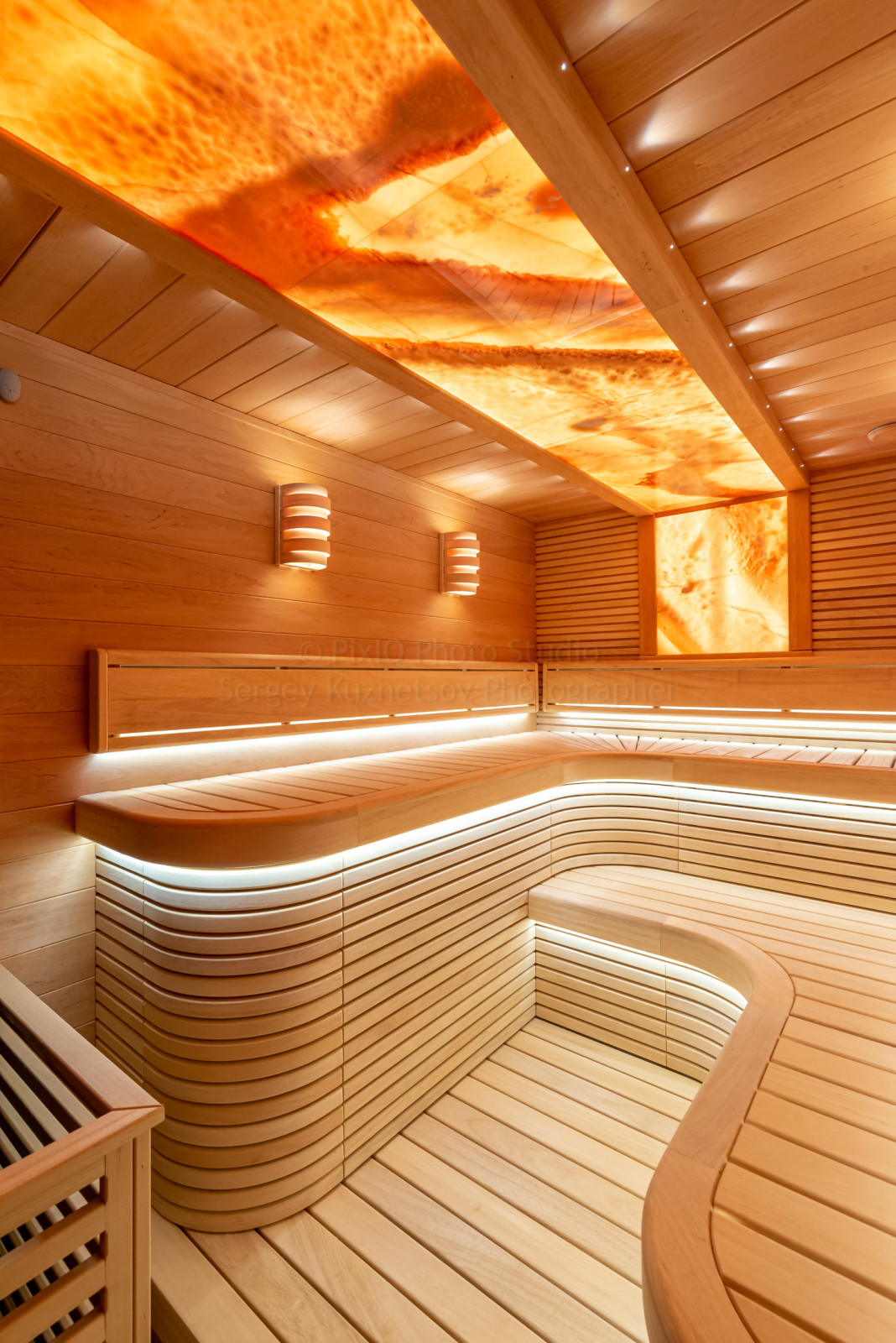 Сауна с ониксом и электропечью HARVIA