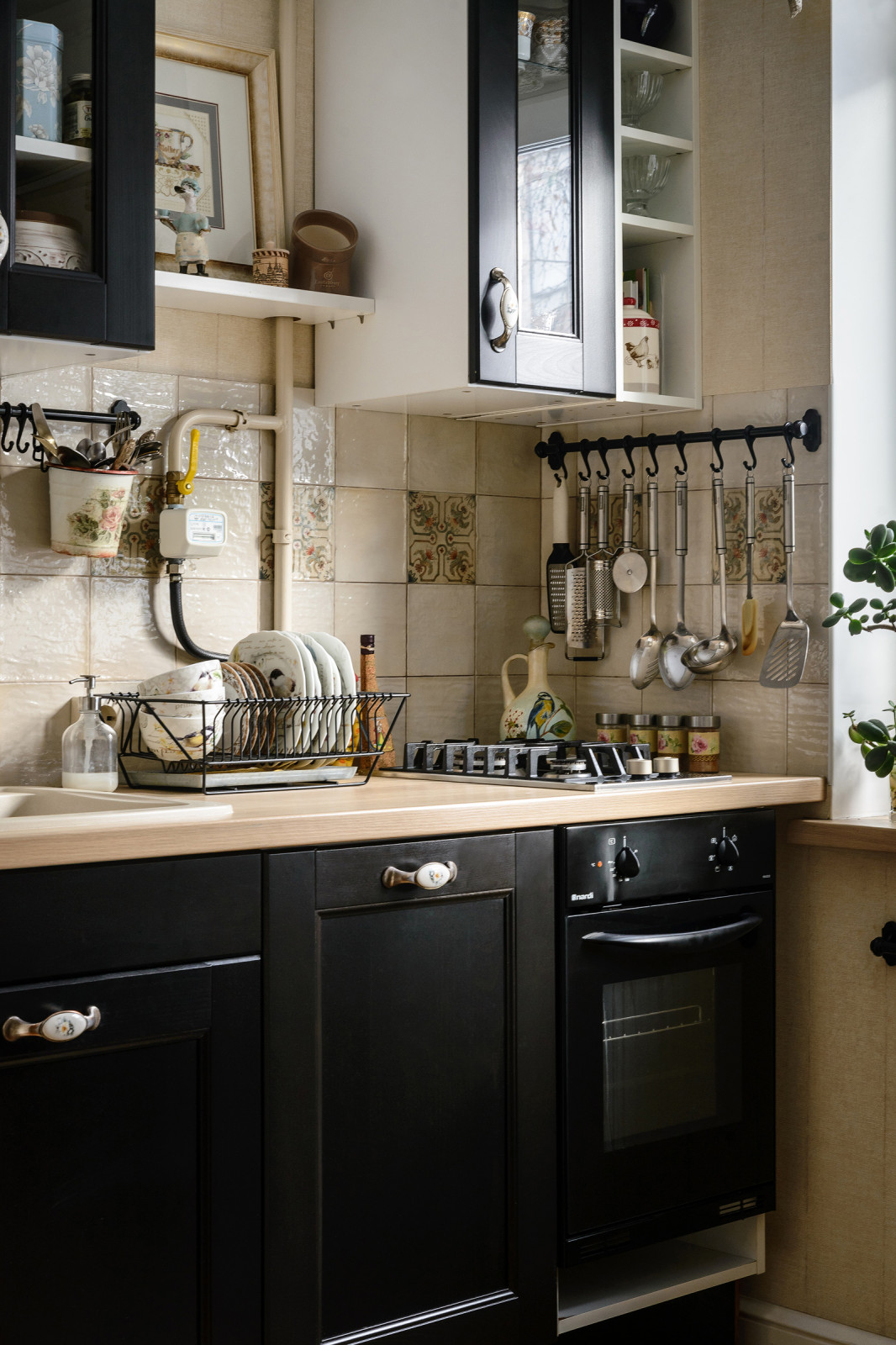 Сапожник с сапогами