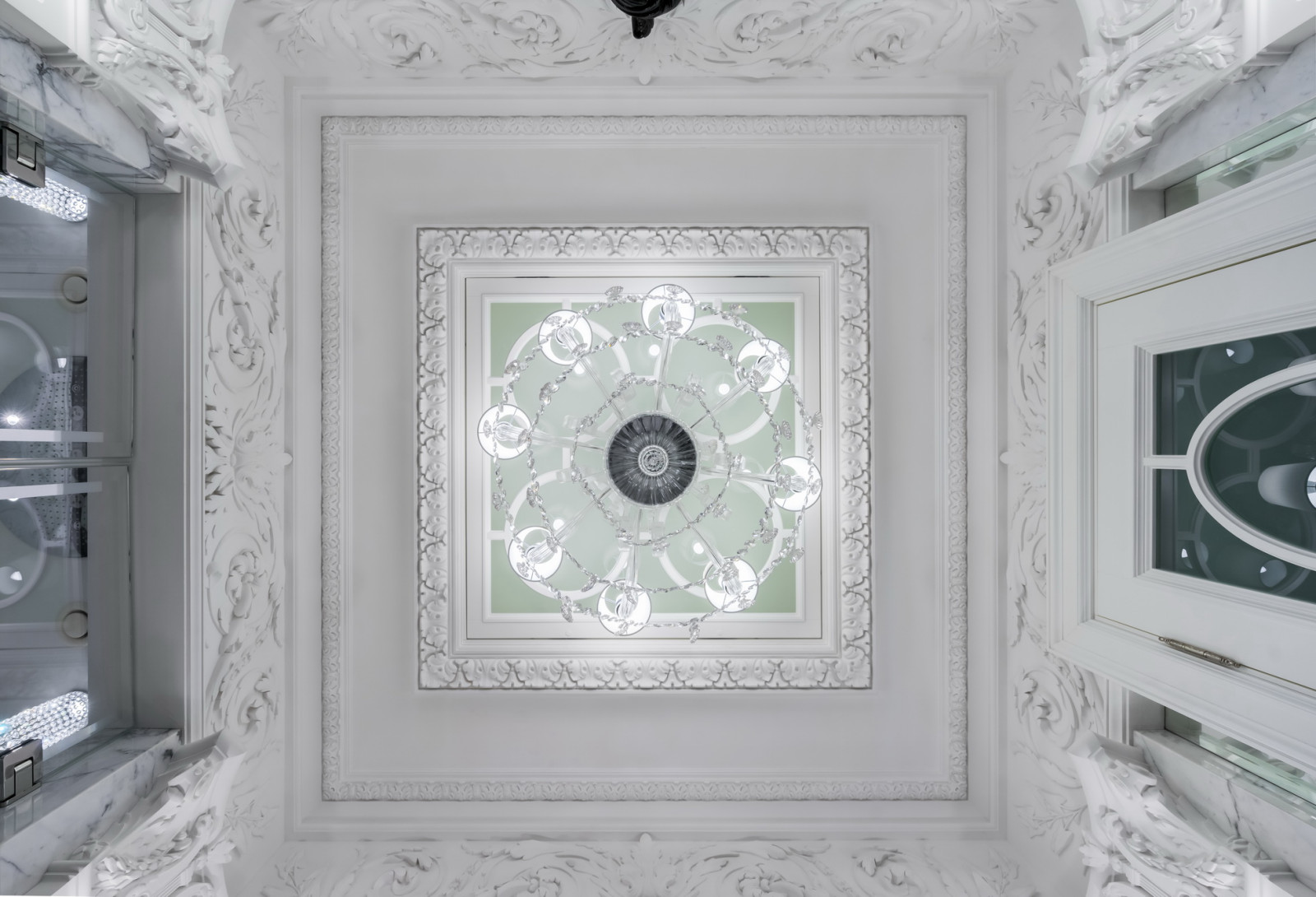 Интерьер квартиры в стиле современной классики с элементами Ар-Деко в Петербурге