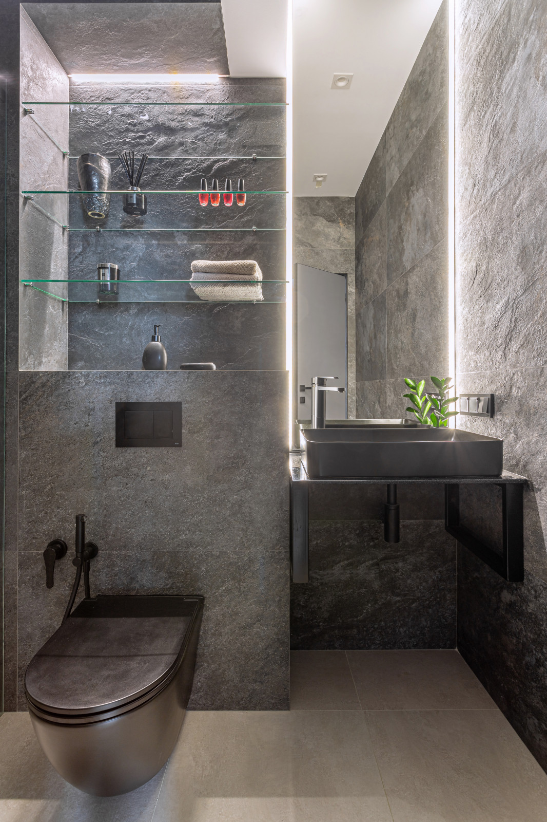 Душевая комната в Клубном доме «Sinatra»