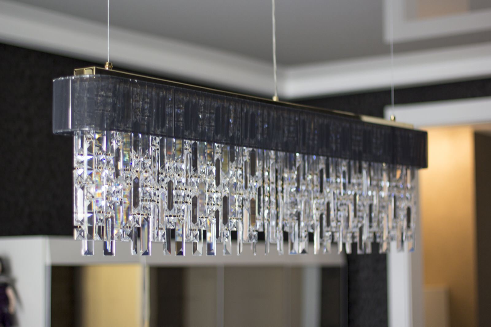 Люстра в гостиной