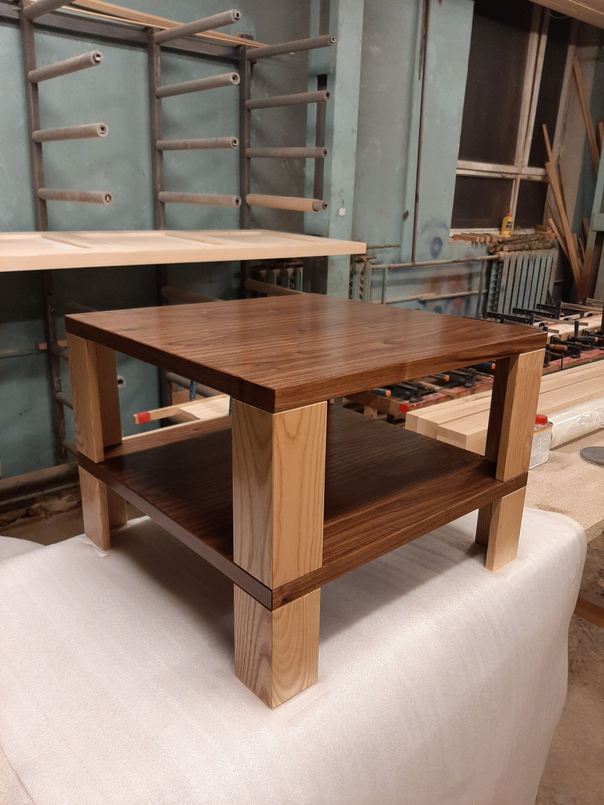 Обложка проекта: журнальный столик