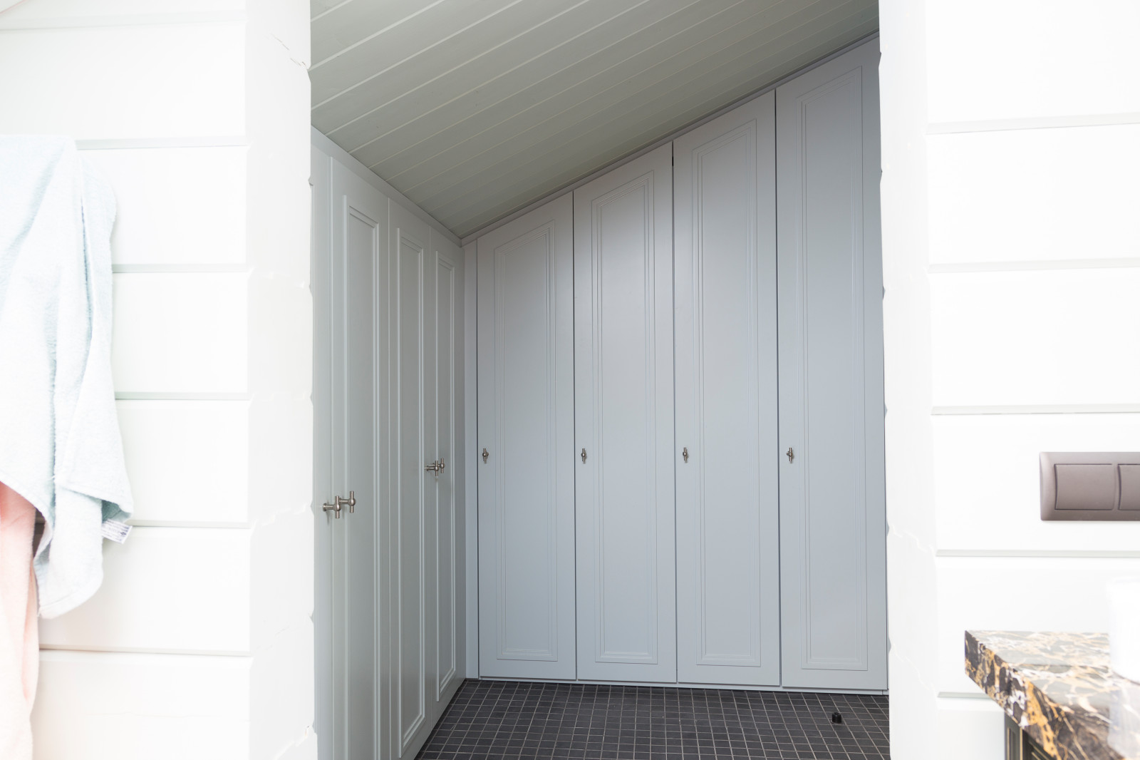 Встроенный шкаф из МДФ