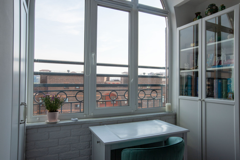 Студия с высокими потолками