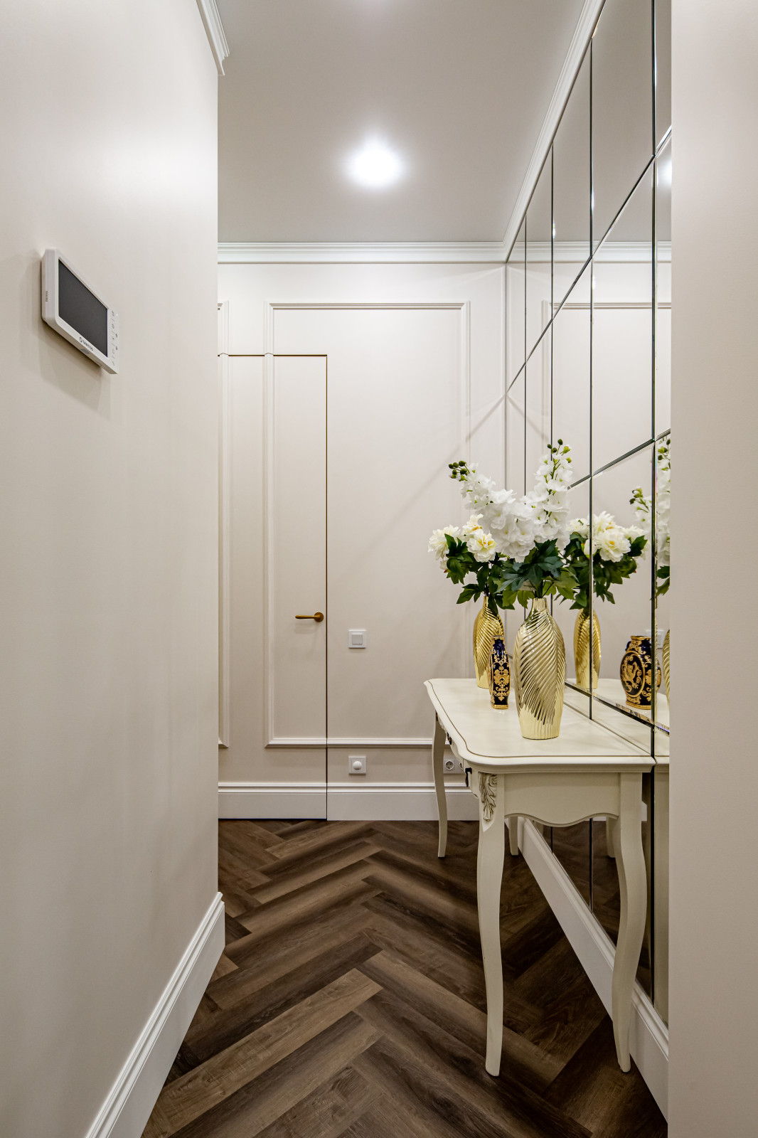 Квартира в Москве. Экспрессия Цвета