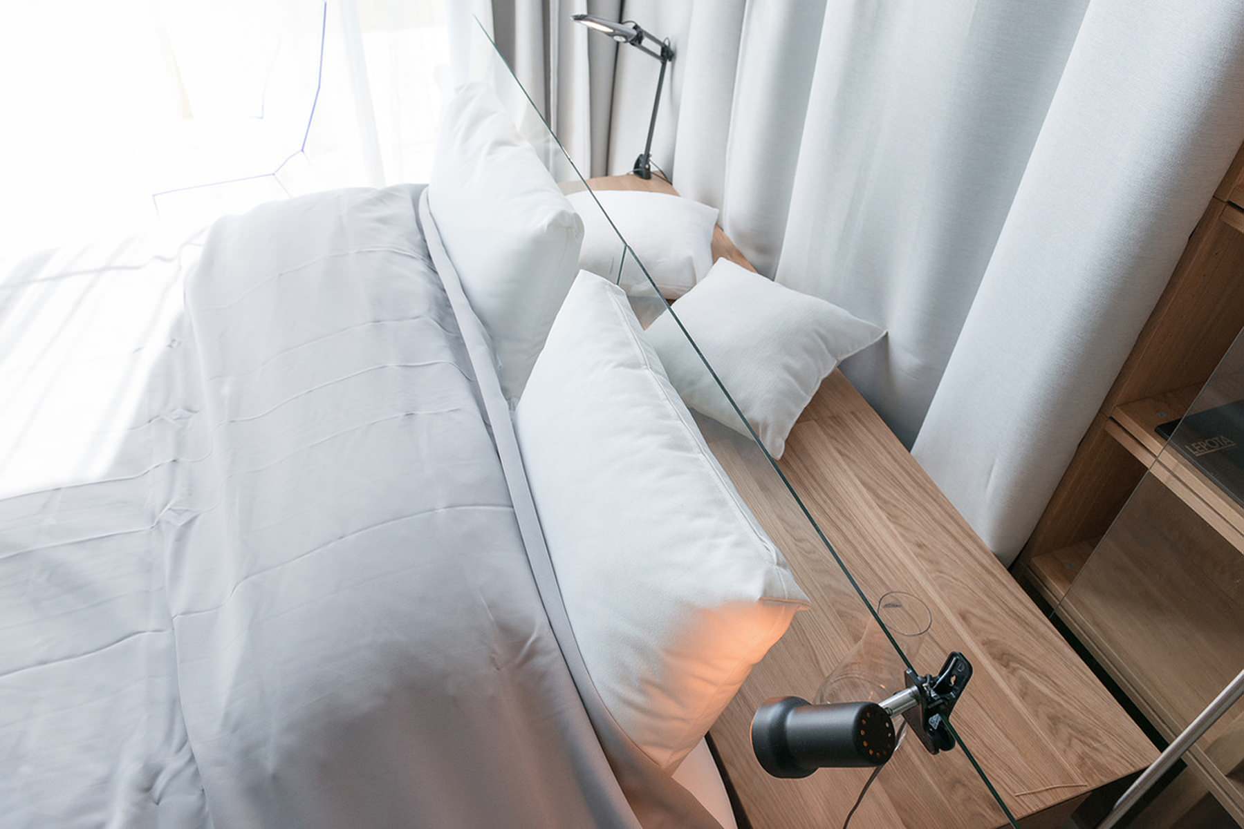 В гостях: Квартира архитекторов в бетоне и с «умным» светом