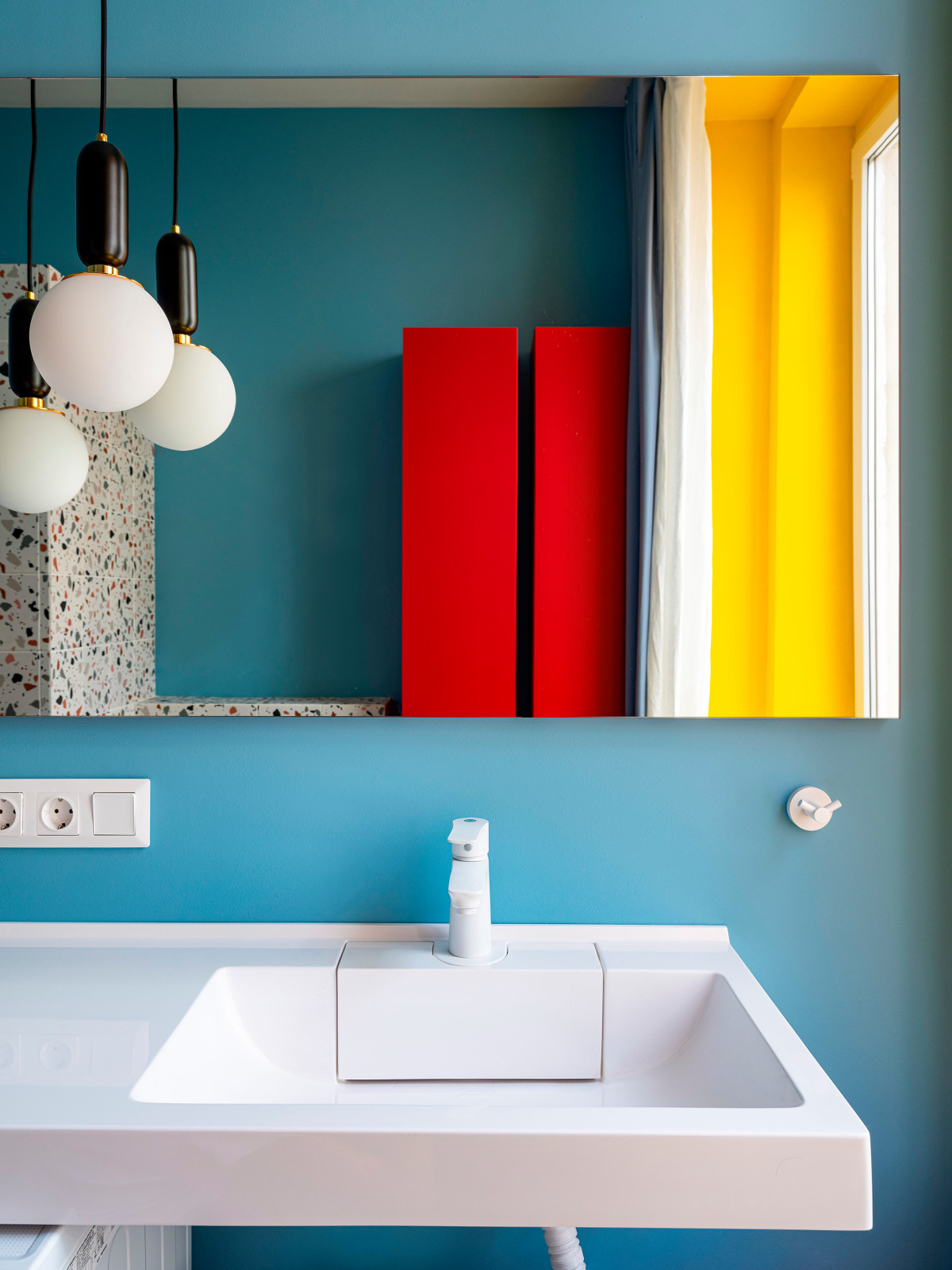 Современный интерьер в старинной доме в центре Москвы для сдачи в аренду