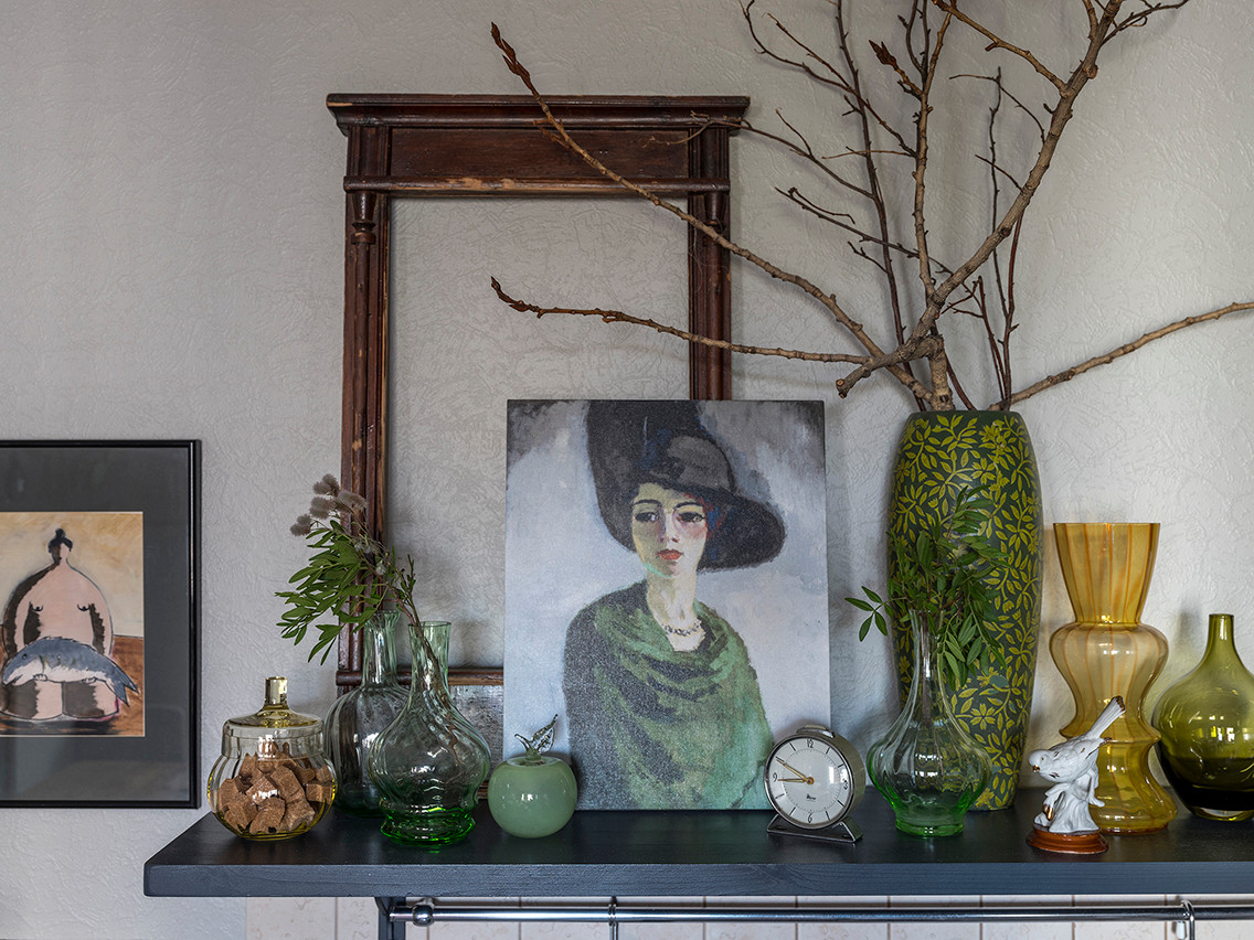 Houzz тур: Эклектичный интерьер с коллекцией будильников