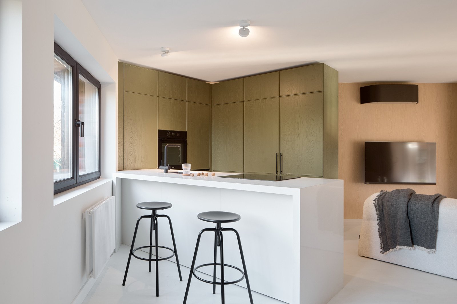 Кухня-гостиная. Разворот на 45 градусов