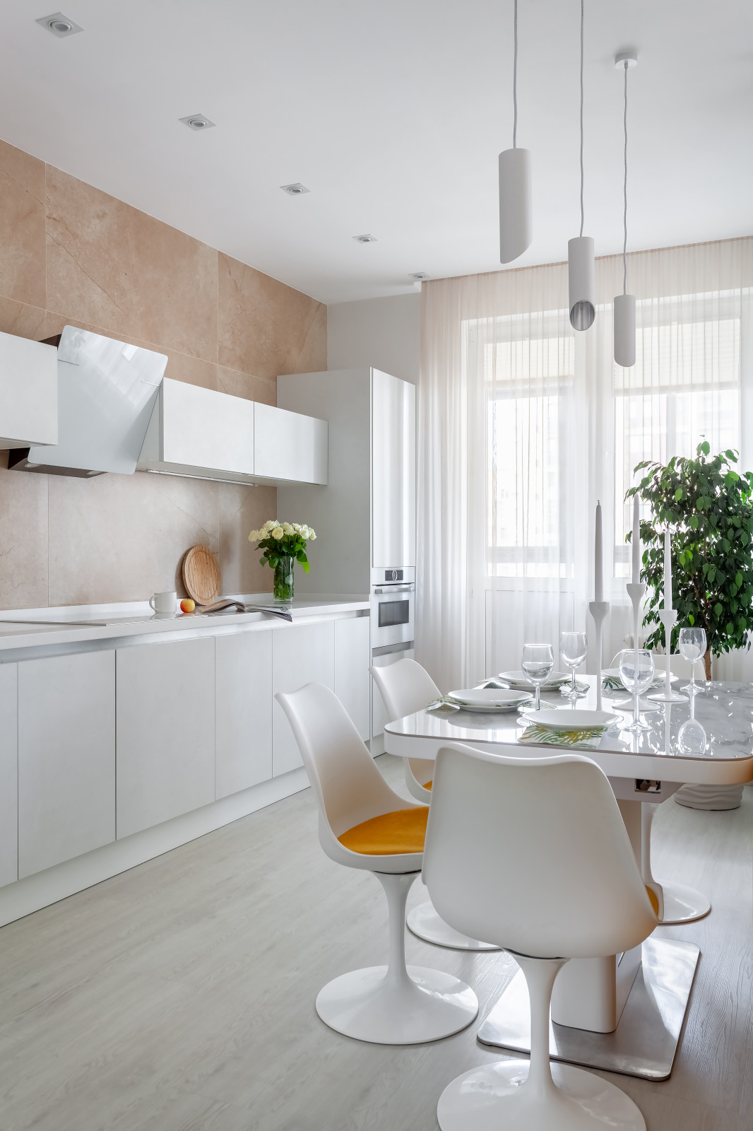 Воздушная квартира с яркими акцентами