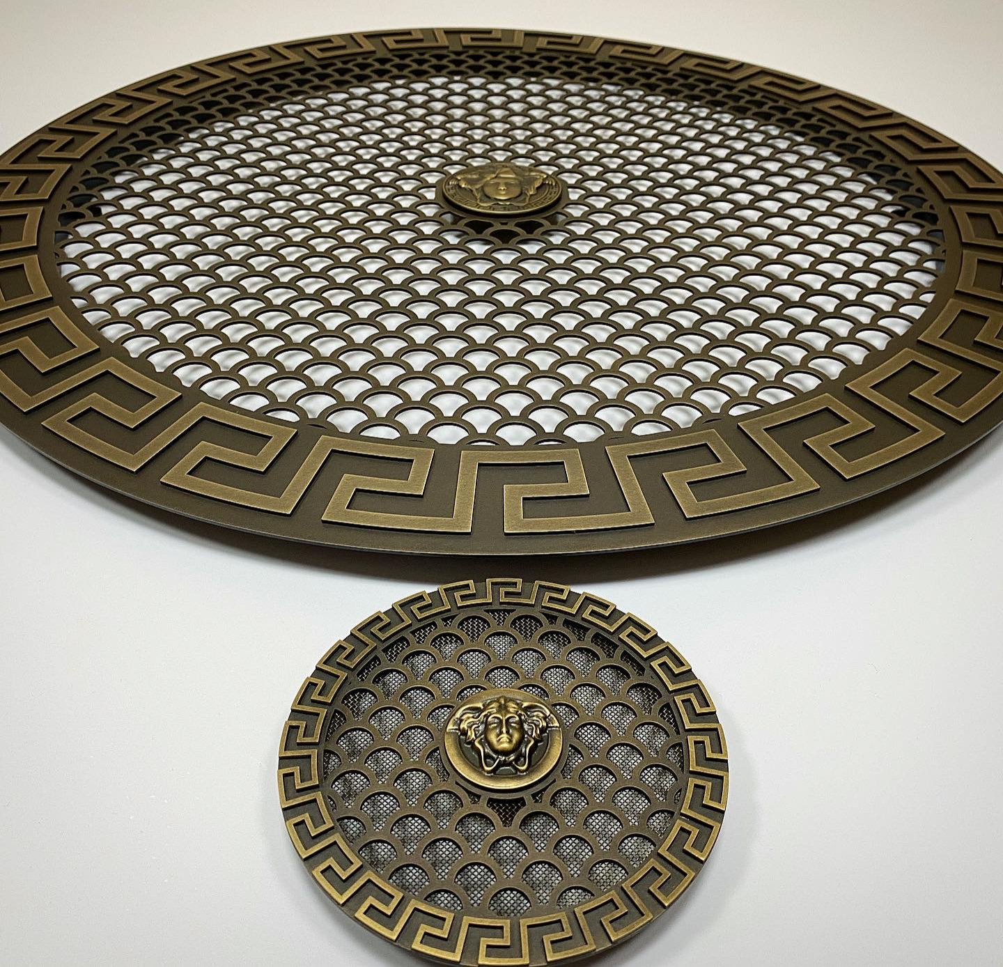 Декоративные решетки Versace