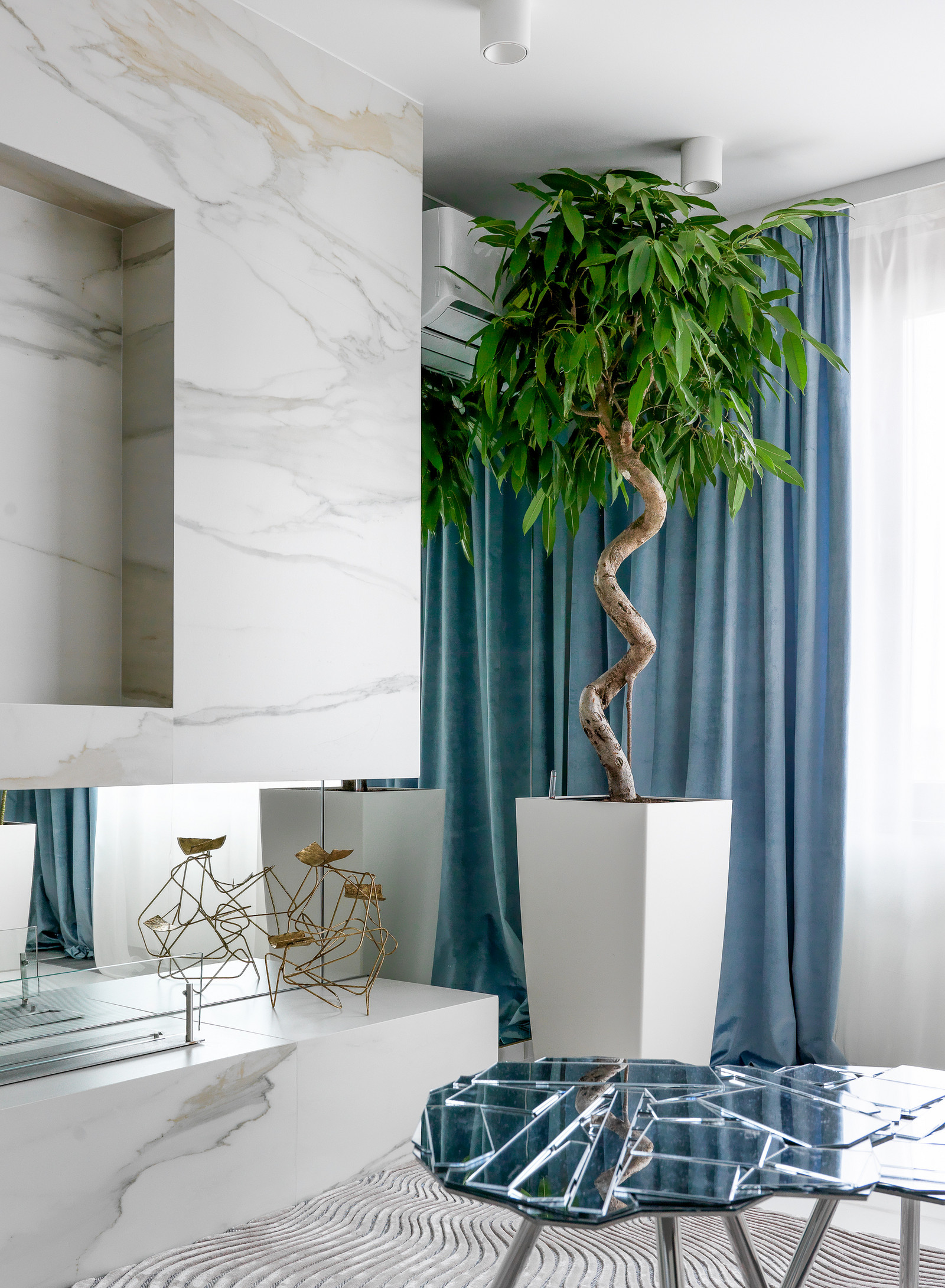 Зеркальная квартира