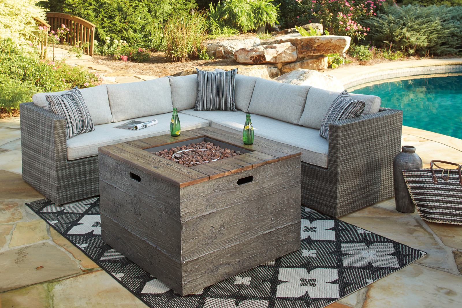 Уличная мебель