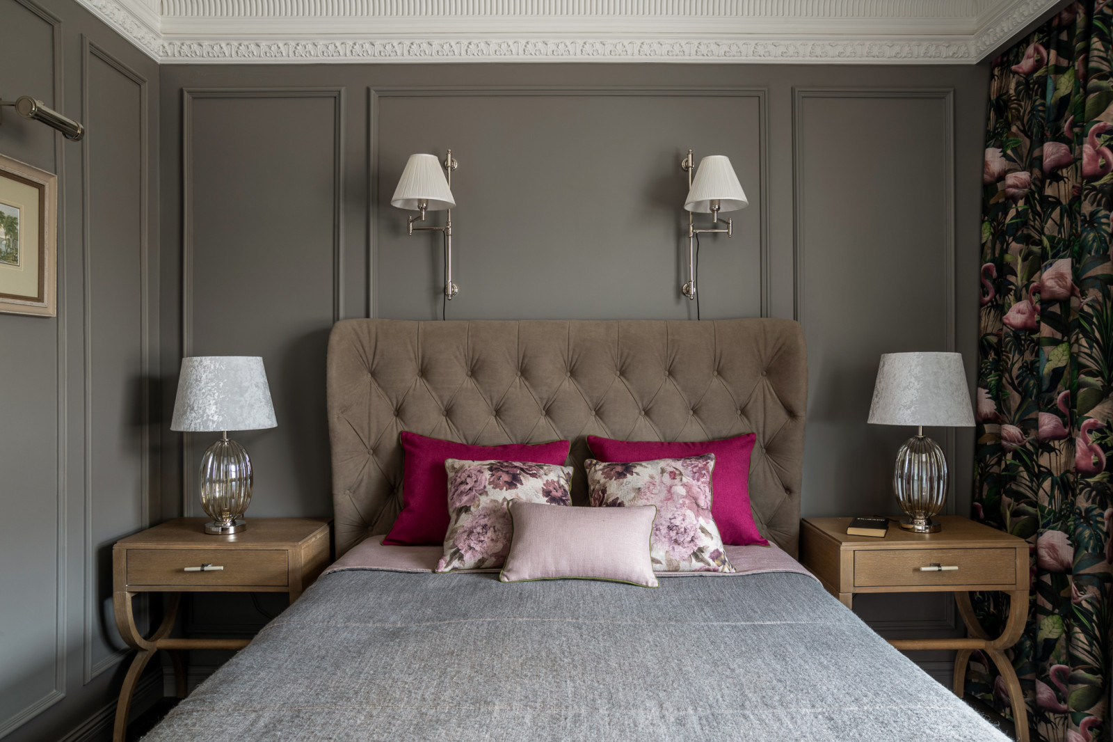 Houzz тур: Таунхаус с оливковой гостиной и чёрной детской