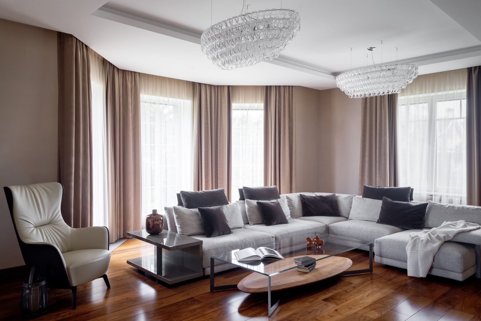 Гостиная в загородном доме в Подмосковье