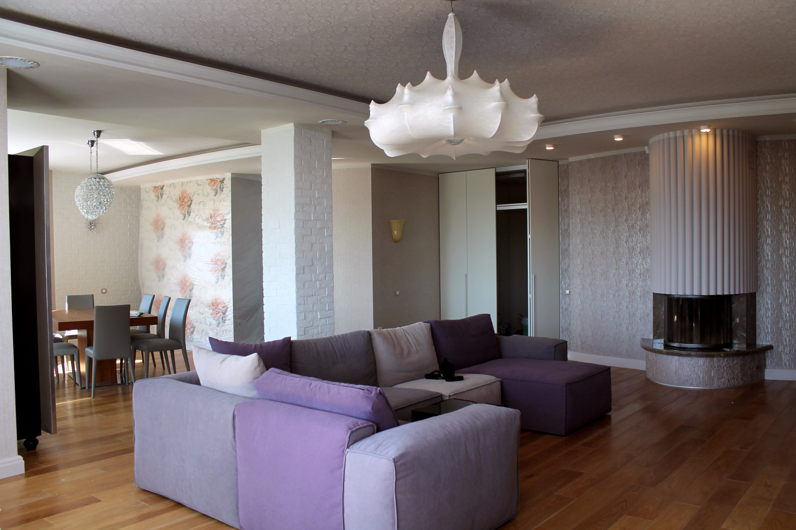 Обложка проекта: Лестница в современном стиле