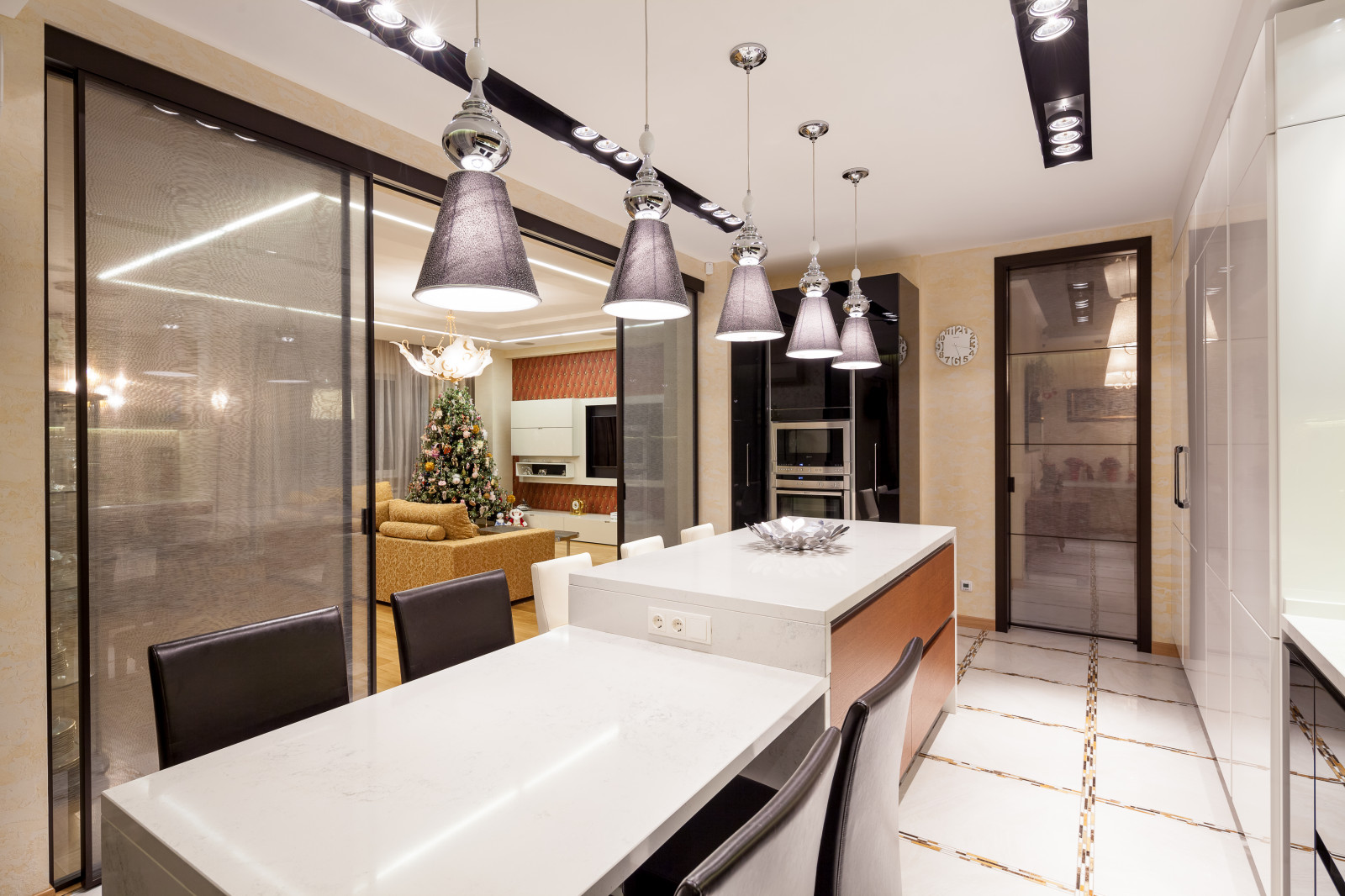 Шестикомнатная квартира в Нижнем Новгороде, 270 кв.м.