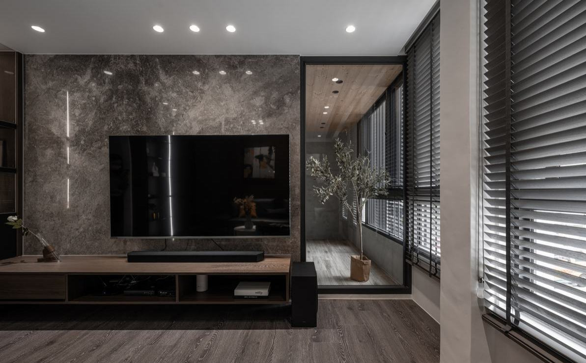 Бархатный уют темных оттенков в брутальном интерьере дома от L DESIGN