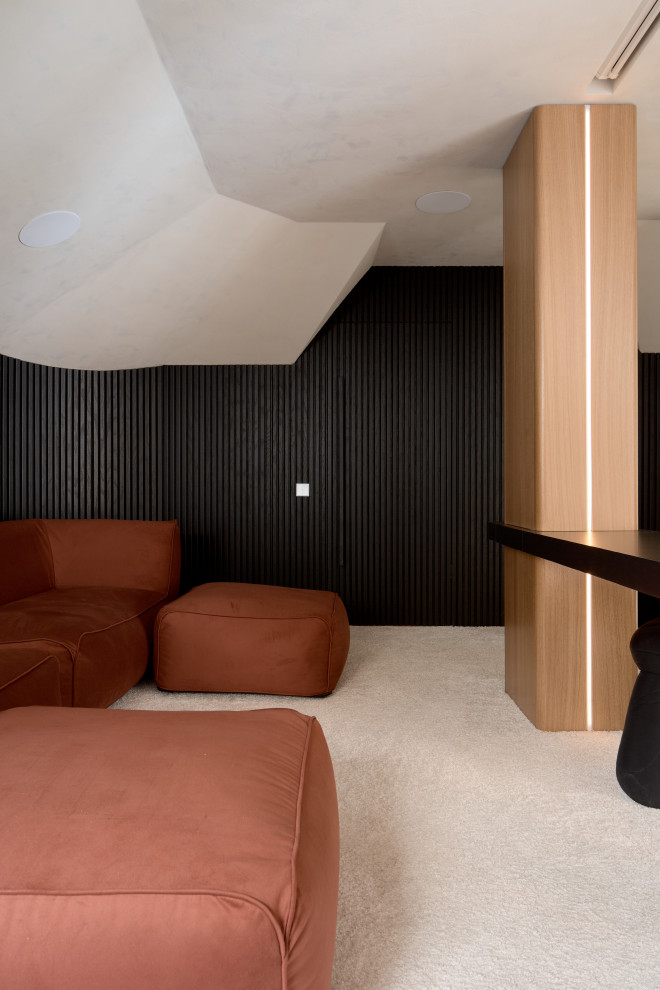 Спальня с прозрачной ванной