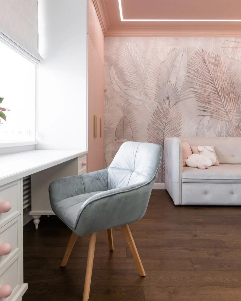 Интерьер детской комнаты в нежно-розовом цвете