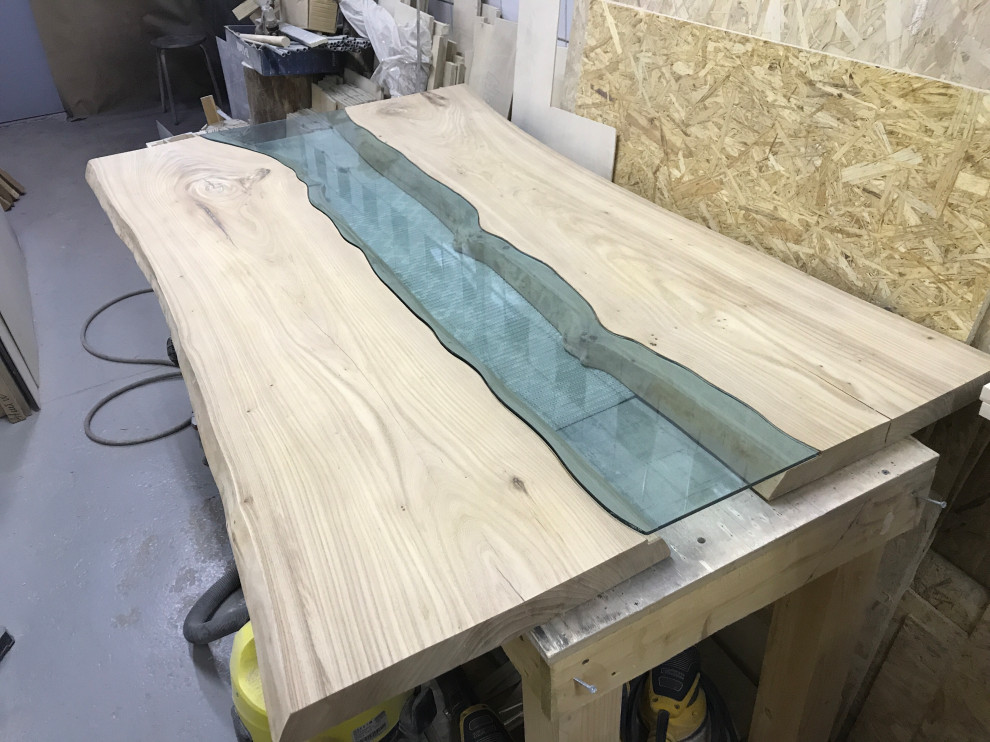 Обложка проекта: Стол из карагача