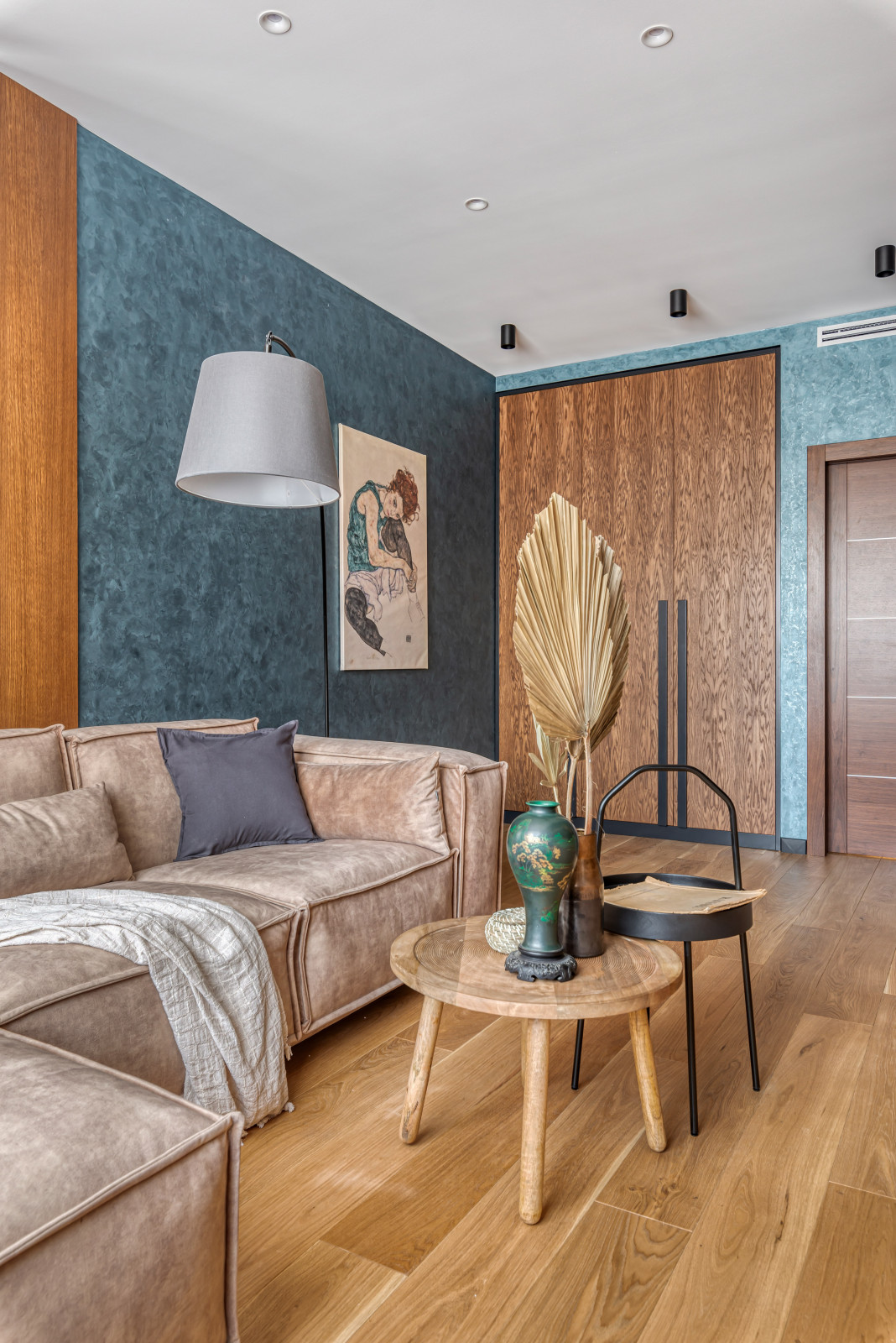 Трехкомнатная квартира в центре Москвы