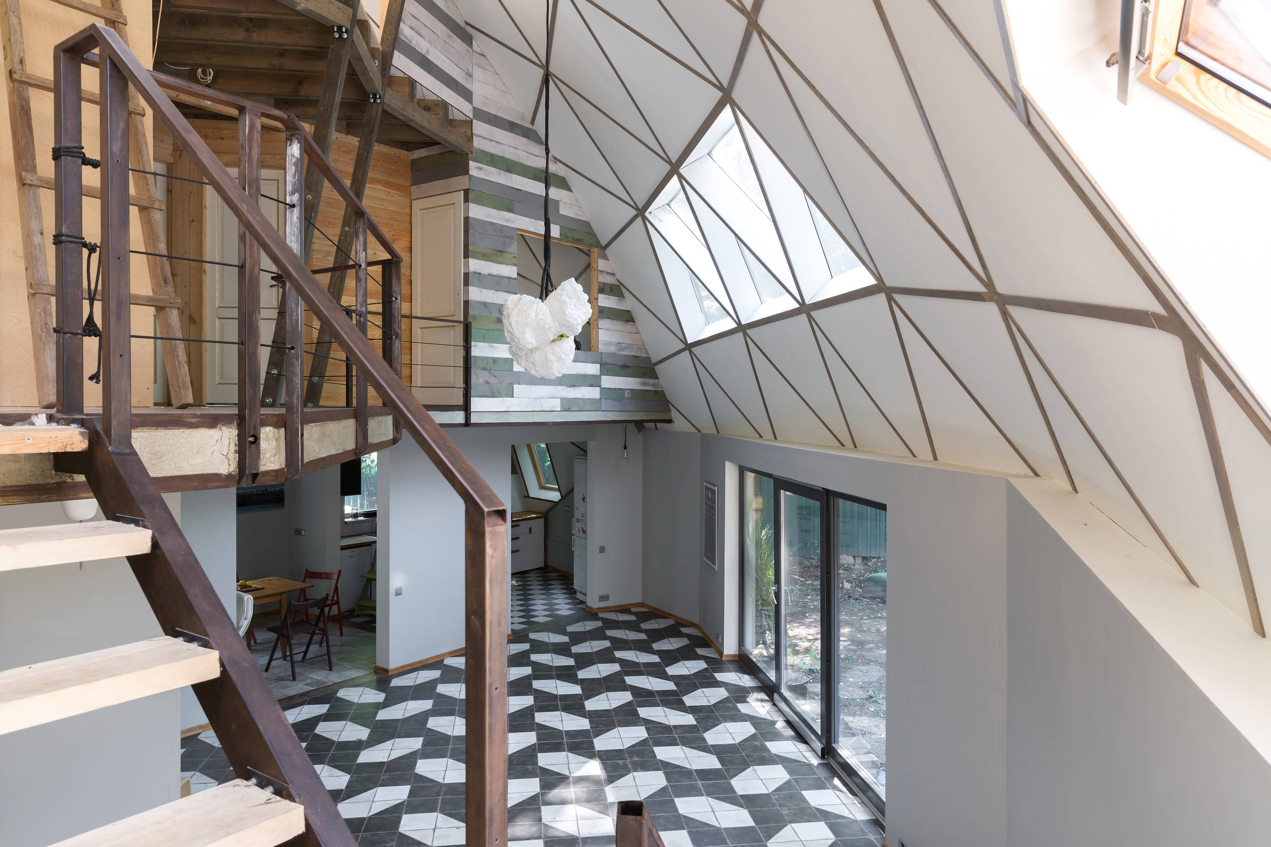 В гостях: 1/4 сферы — и это дом в Москве