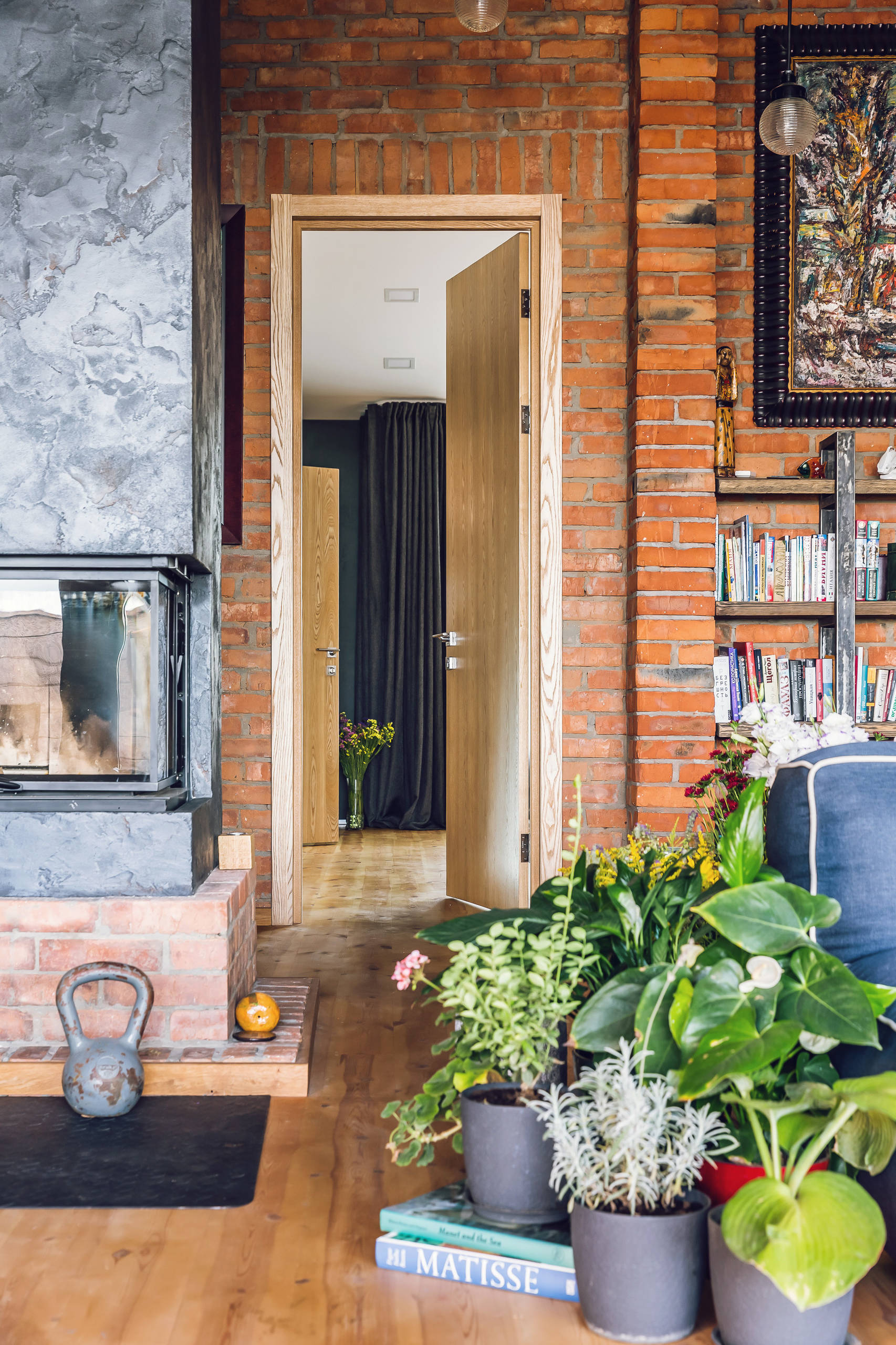 Houzz тур: Лофт с дровяным камином в Краснодаре