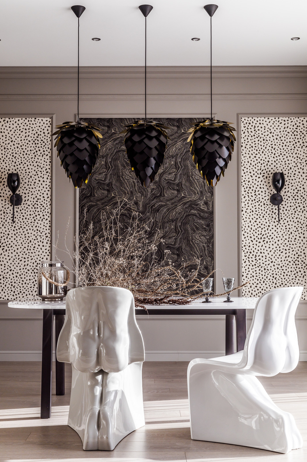 Интерьер таунхауса в монохромной гамме (г.Краснодар)