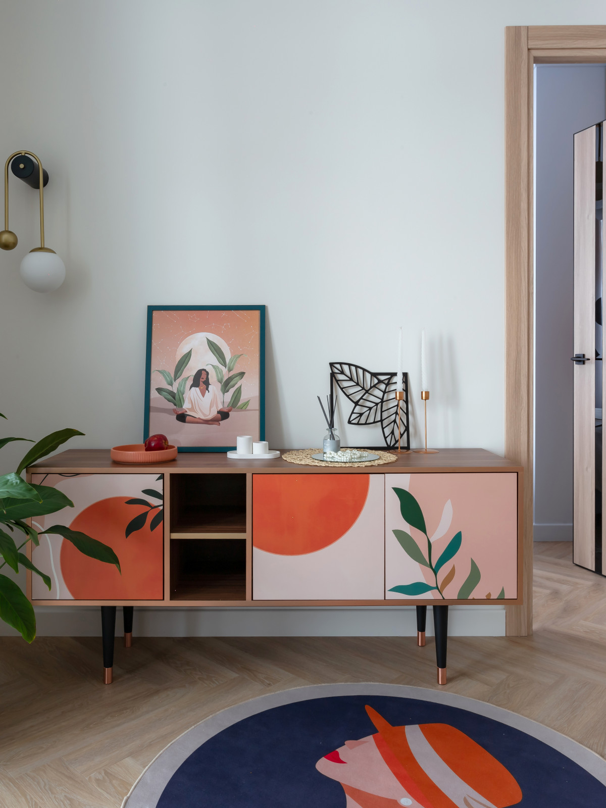 Малые м2 - не помеха комфорта. Смелый и яркий интерьер для молодой семьи