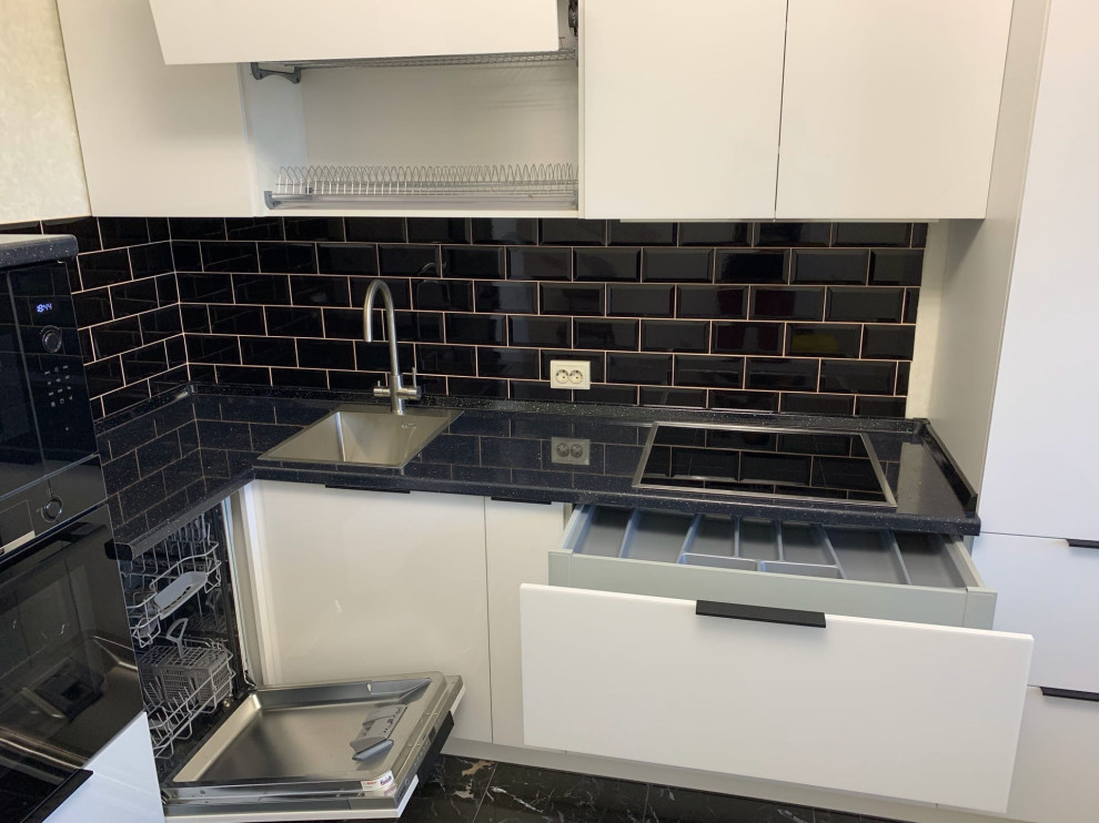 акриловое стекло белое.