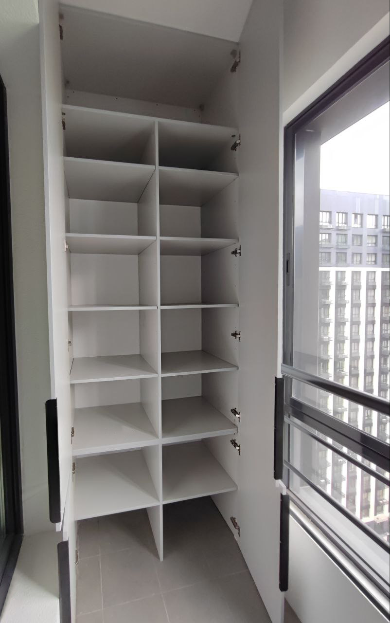 Встроенные распашные шкафы