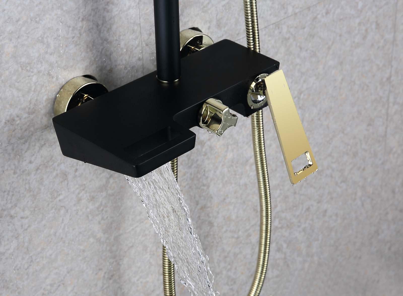 QUADRO Сочетание технлогий и искусства