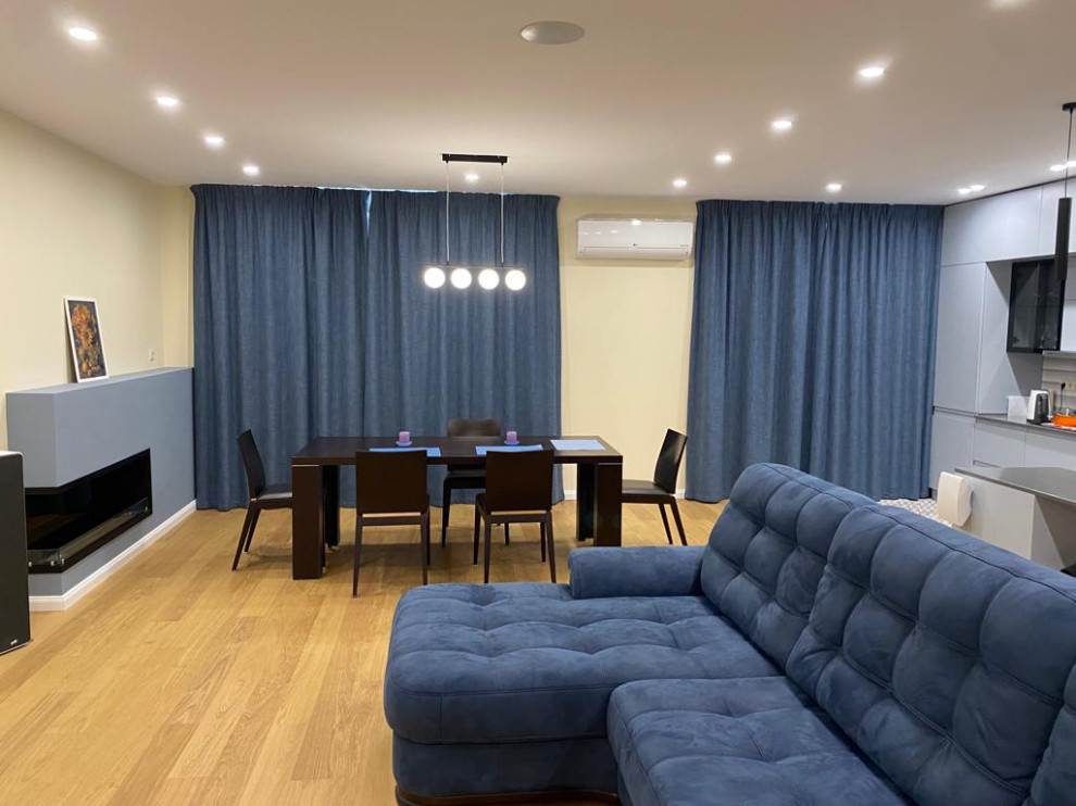 Синие шторы в гостиную на Большой Набережной