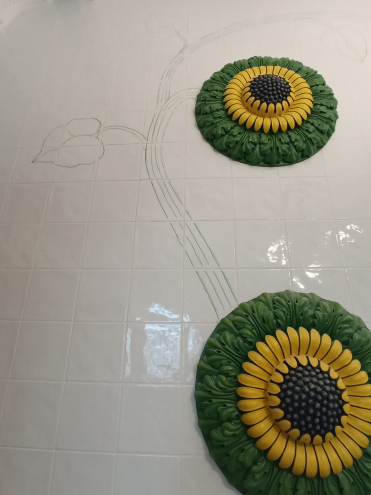 Рельефно-живописное панно в холле квартиры