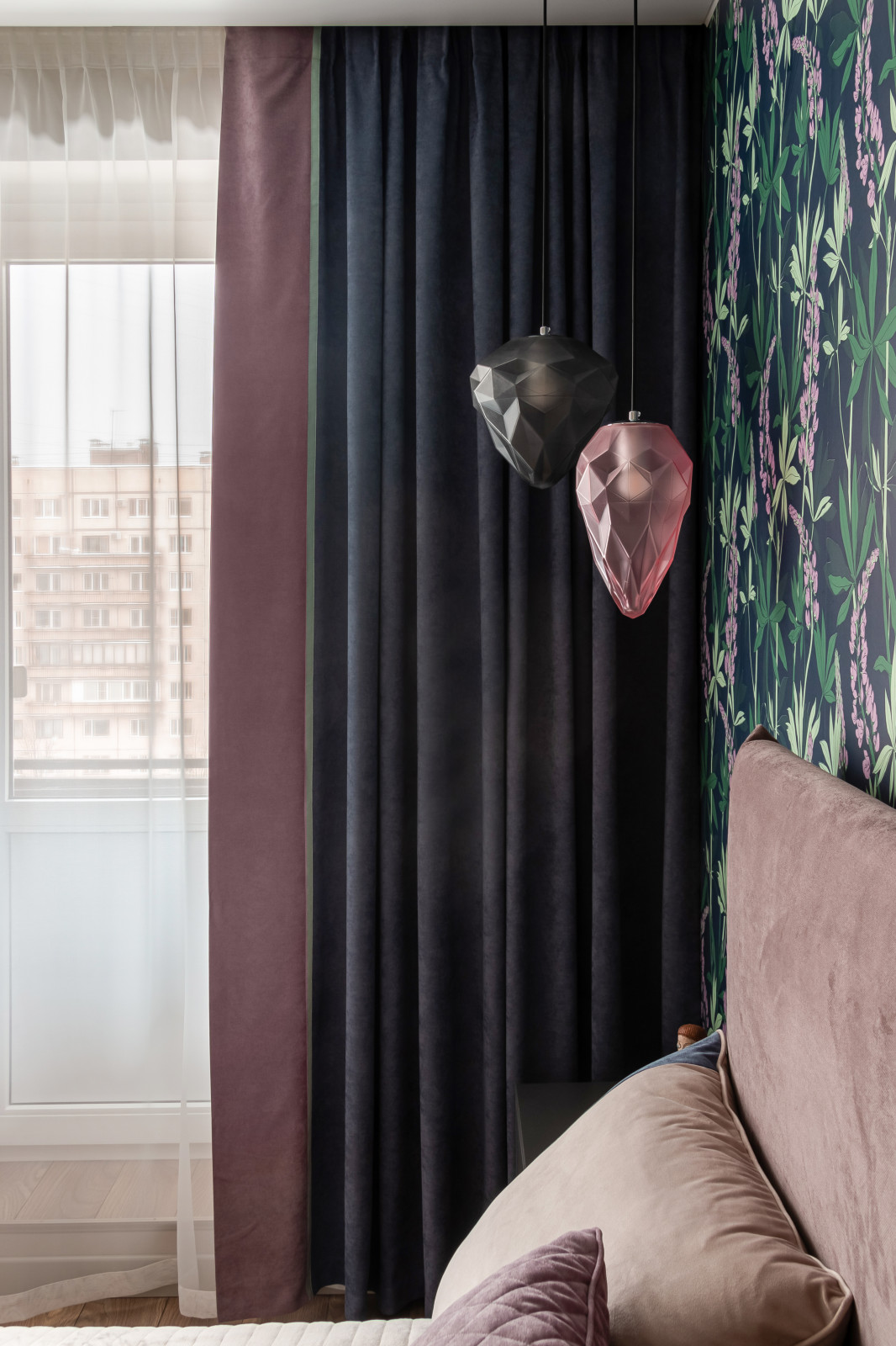 Всплеск эмоций в небольшой квартире