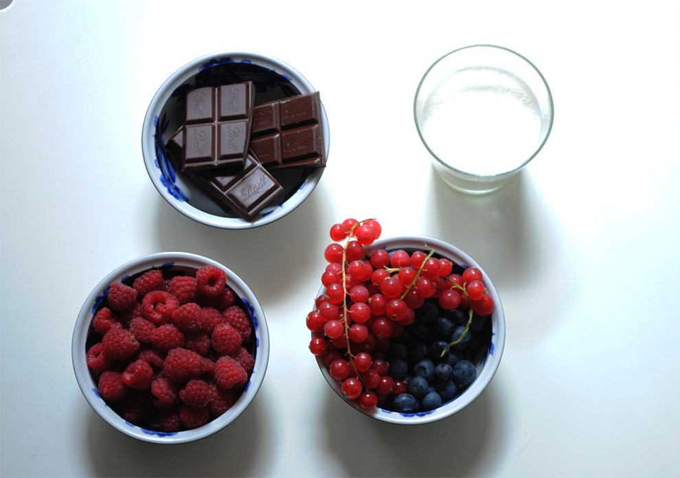 Своими руками: Как просто украсить шоколадный торт