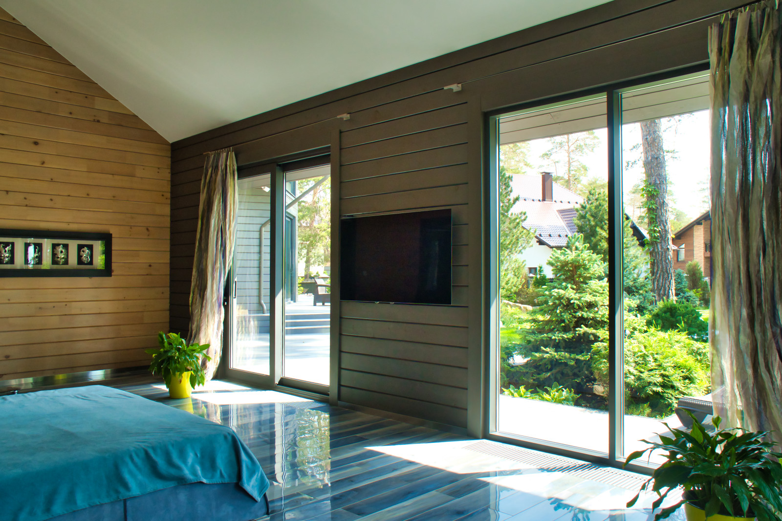 Одноэтажный загородный дом с вторым светом