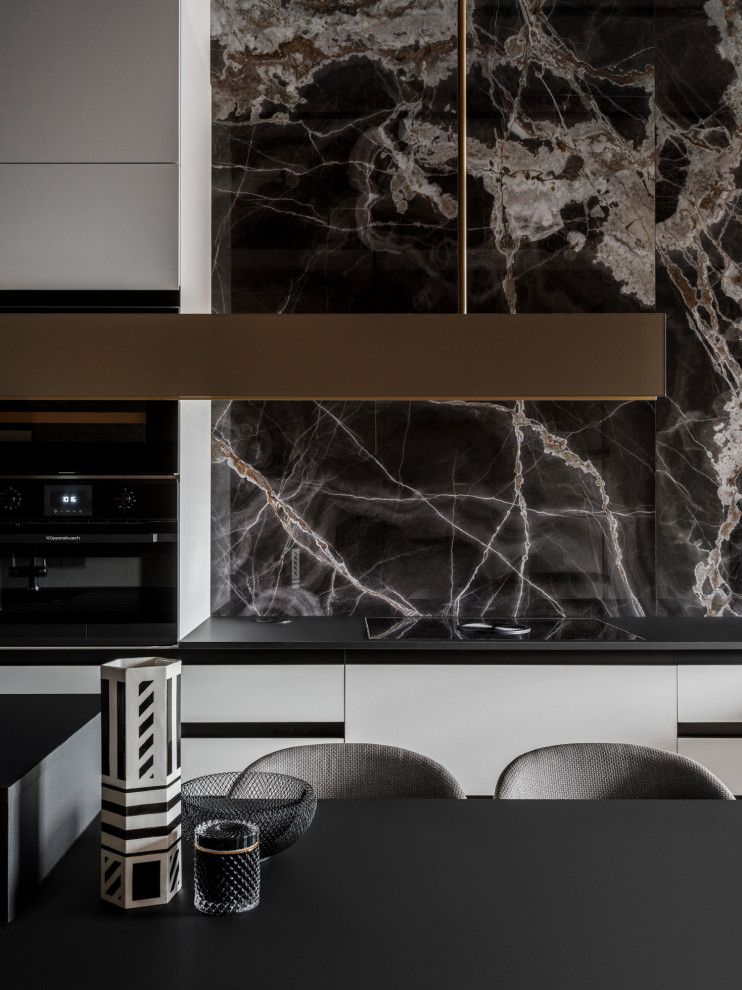 Кутузовский 12