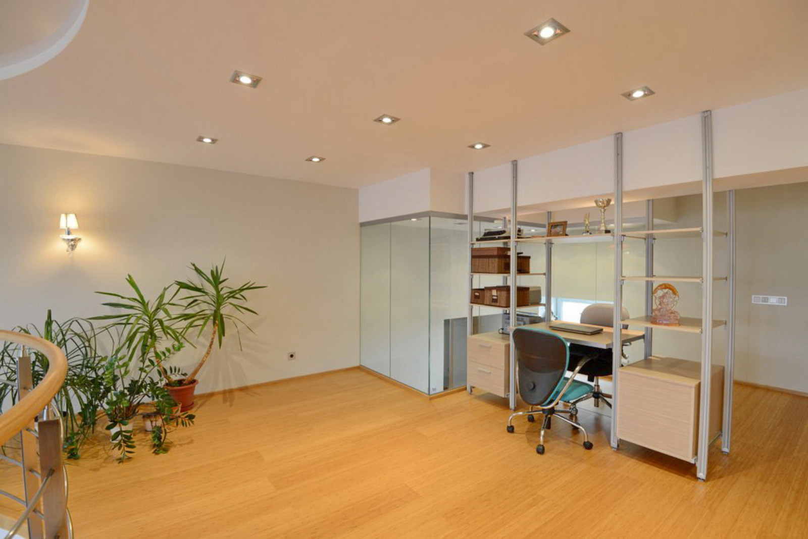 Мастерская превращается в . . .