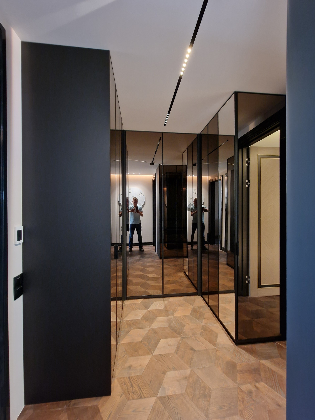 Стеклянный гардероб