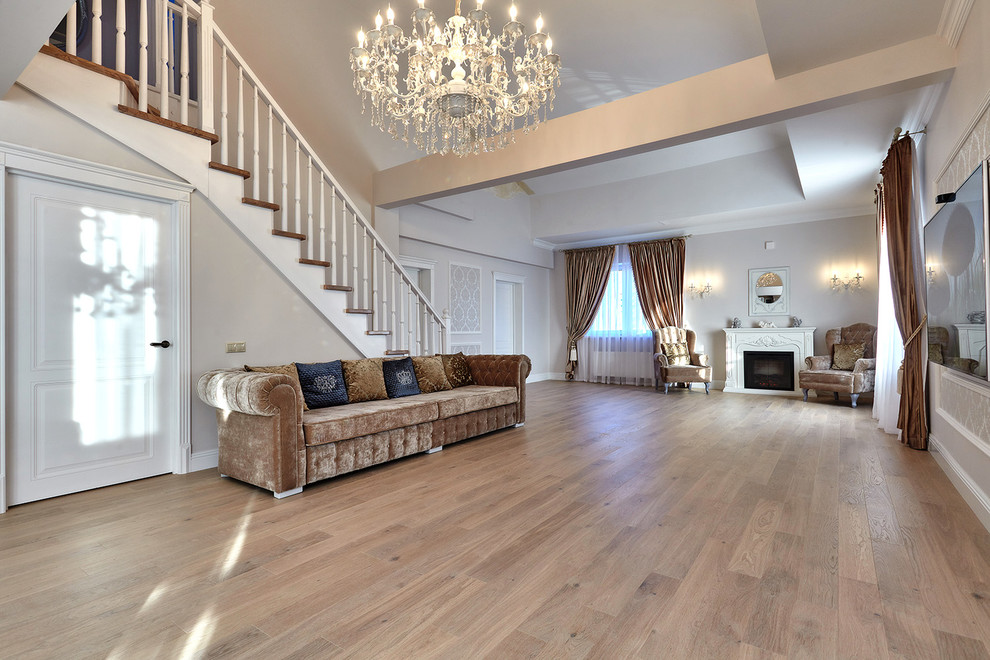 033 Квартира  в высотном доме с выходом на крышу.