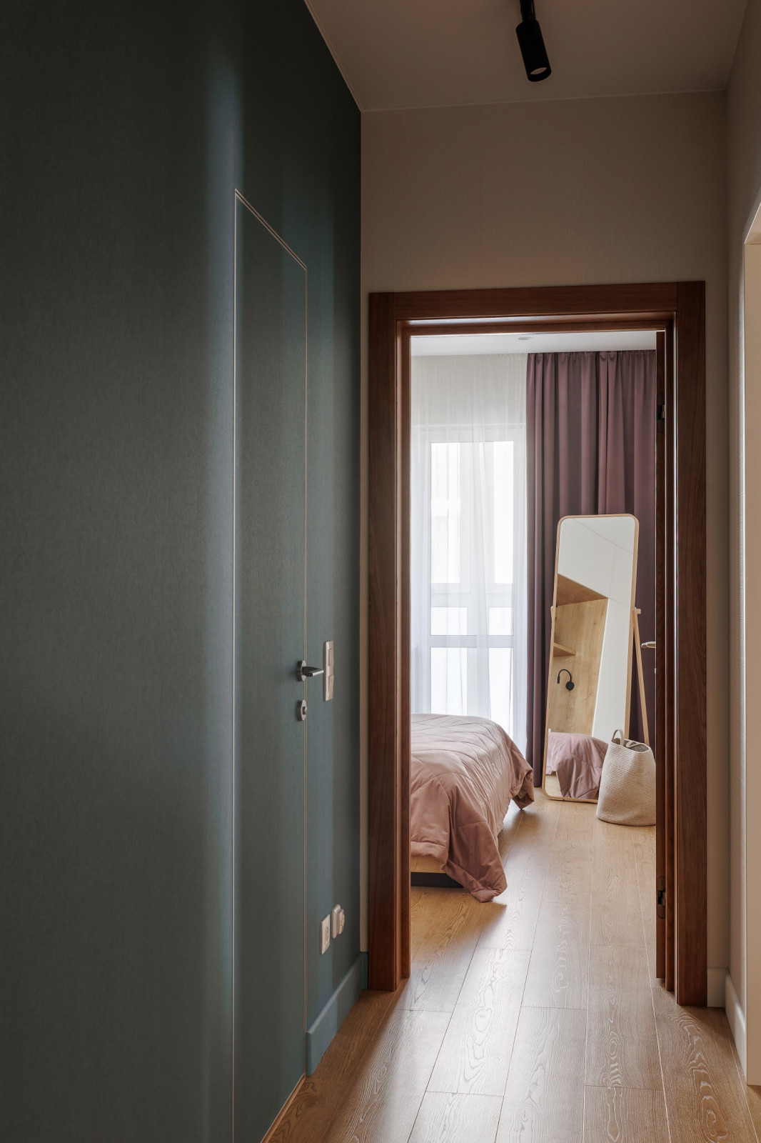 Трешка для молодой пары с двумя детьми