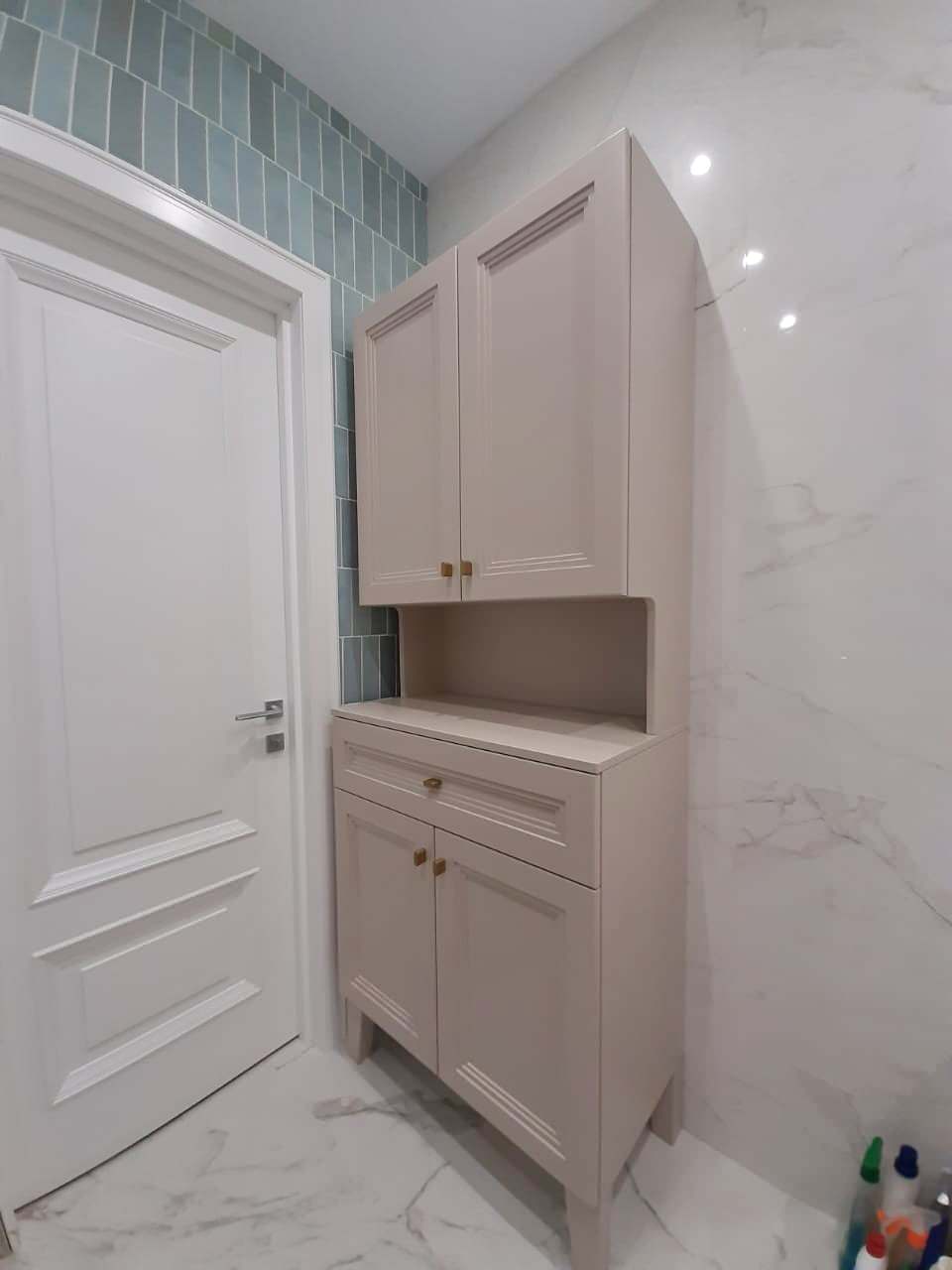 Санузел. вся мебель выполнена на заказ.