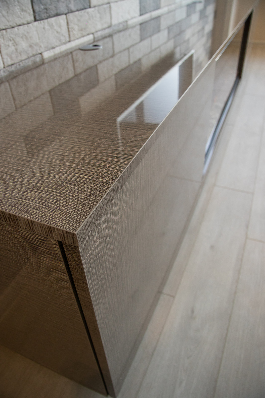 Тумба под ТВ со встроенным камином